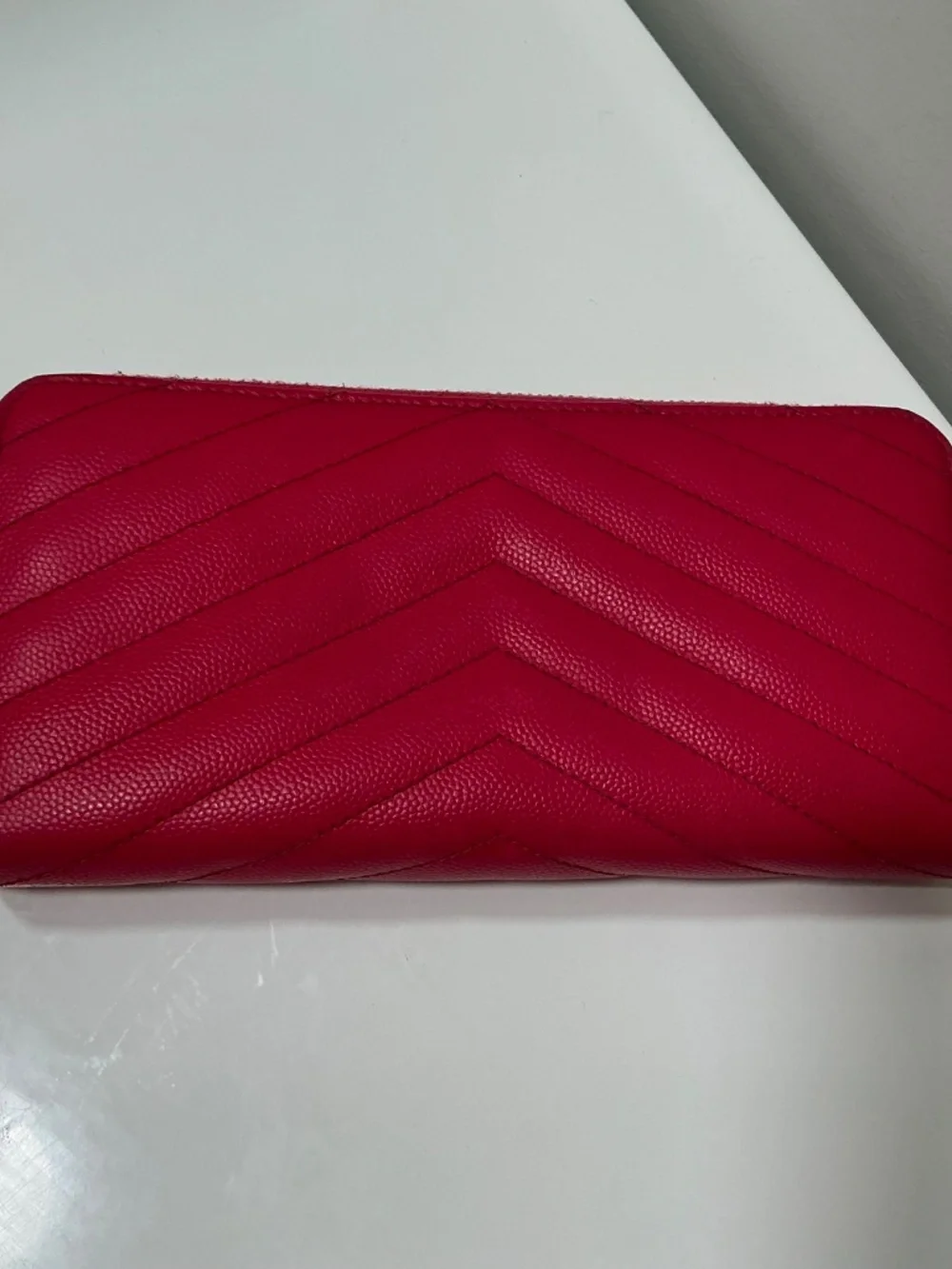 Yves Saint Laurent caviar leather classic chevron zippy wallet - Picture 2 of 9